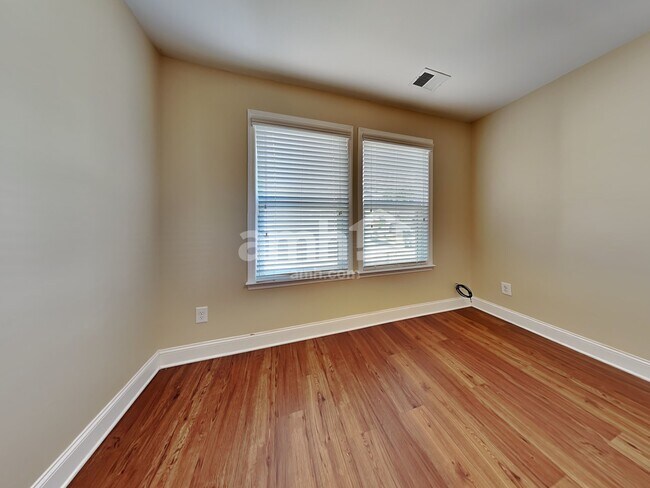 Building Photo - 1023 Monitor Ct