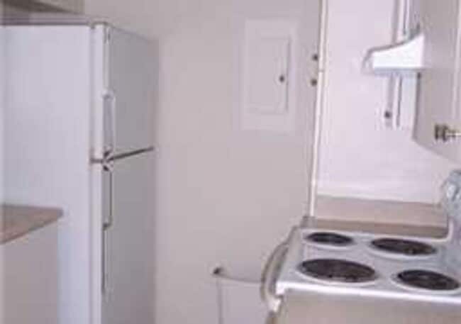 Building Photo - Crosspointe Townhouse - ground floor 2 bed...