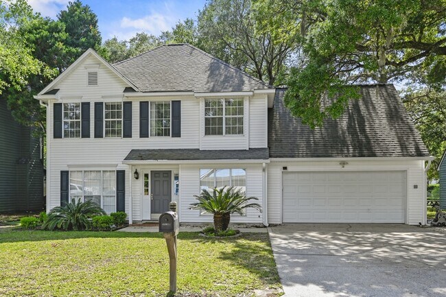 Building Photo - 1382 Center Lake Dr
