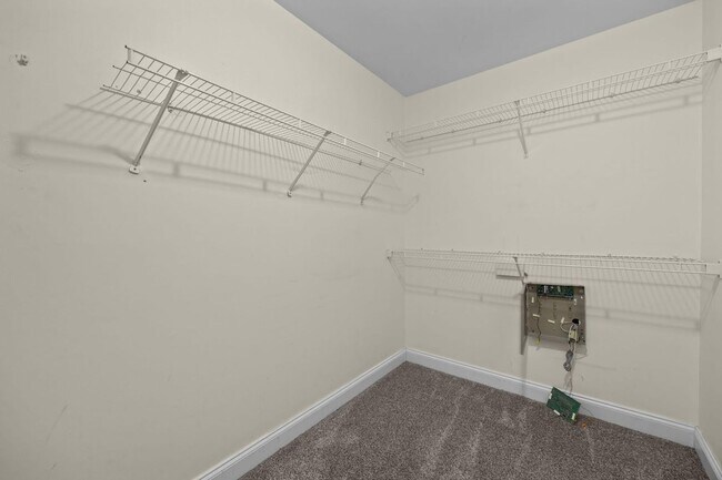 Building Photo - Highly desirable St Andrews subdiv. 3 bed,...