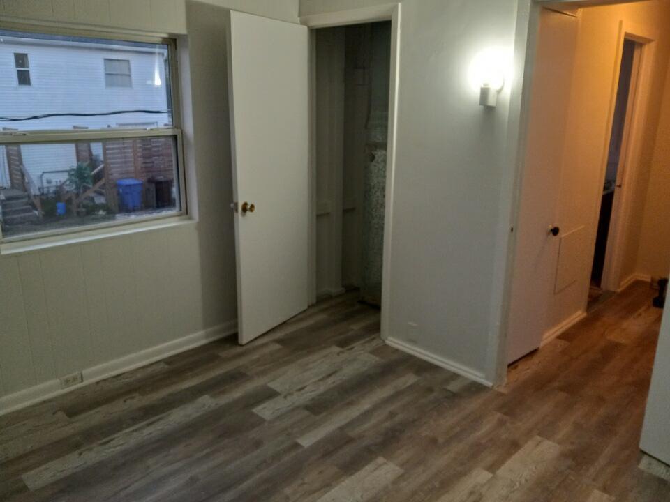 Building Photo - 318 E Fairview Rd