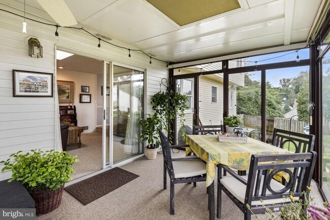 Building Photo - 2131 Silentree Dr