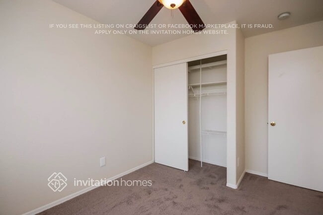 Building Photo - 6887 W Via Del Sol Dr