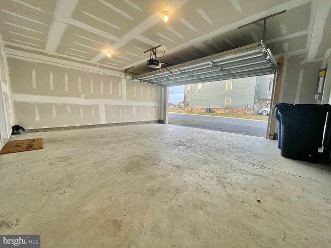 Building Photo - 3464 Sunset Ridge Dr