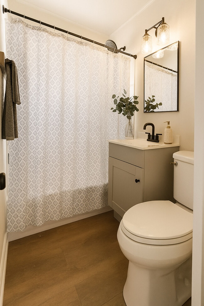 Building Photo - 517 Davidson St