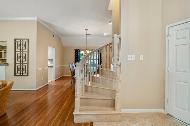 Building Photo - 9631 Bavaria Dr