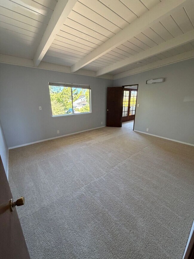 Building Photo - 3630 Lupine Ave