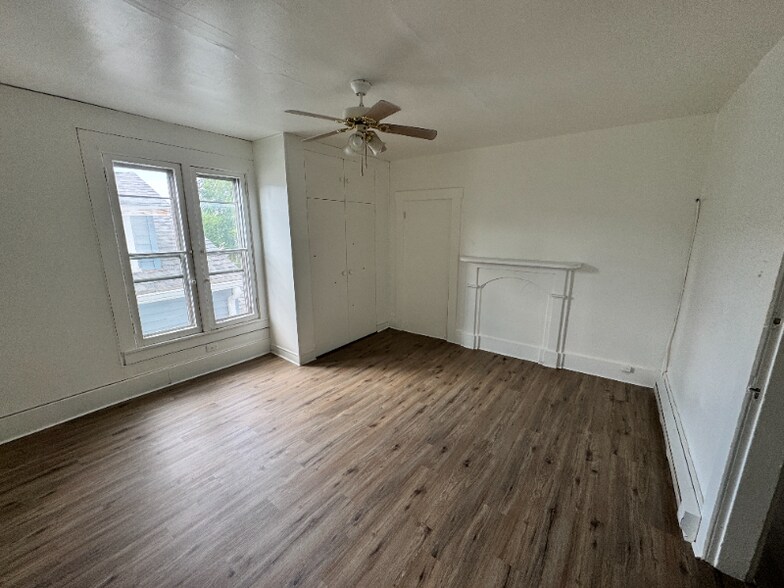 Primary Photo - 120 E Church St