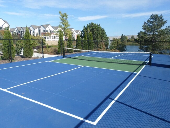 Building Photo - 6935 70th Ct