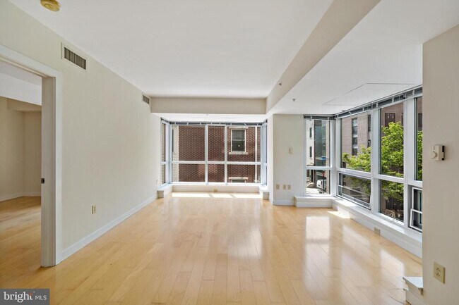 Building Photo - 1034 Spruce St