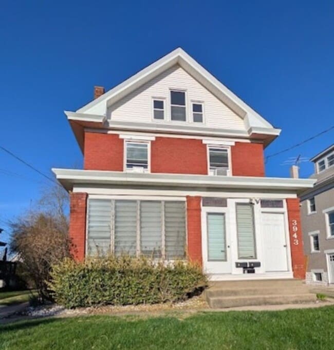 Building Photo - 3943 Glenmore Ave