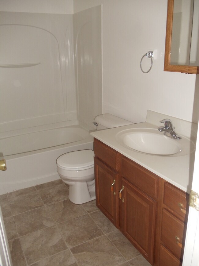 Building Photo - 430 W 8th St