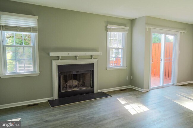 Building Photo - 921 Samantha Cir