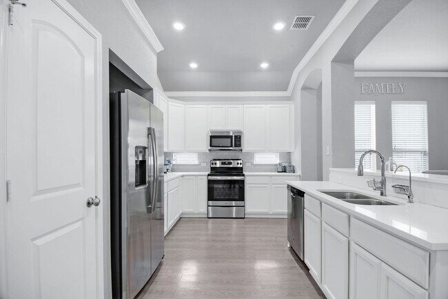 Building Photo - 3/2 in MIDWAY ISD!!