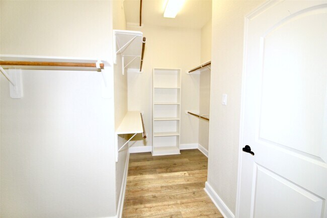 Building Photo - 24115 Via Privato Dr