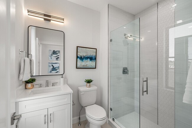 Building Photo - 523 2nd St