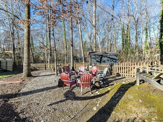 Building Photo - 6915 Pleasant Dr