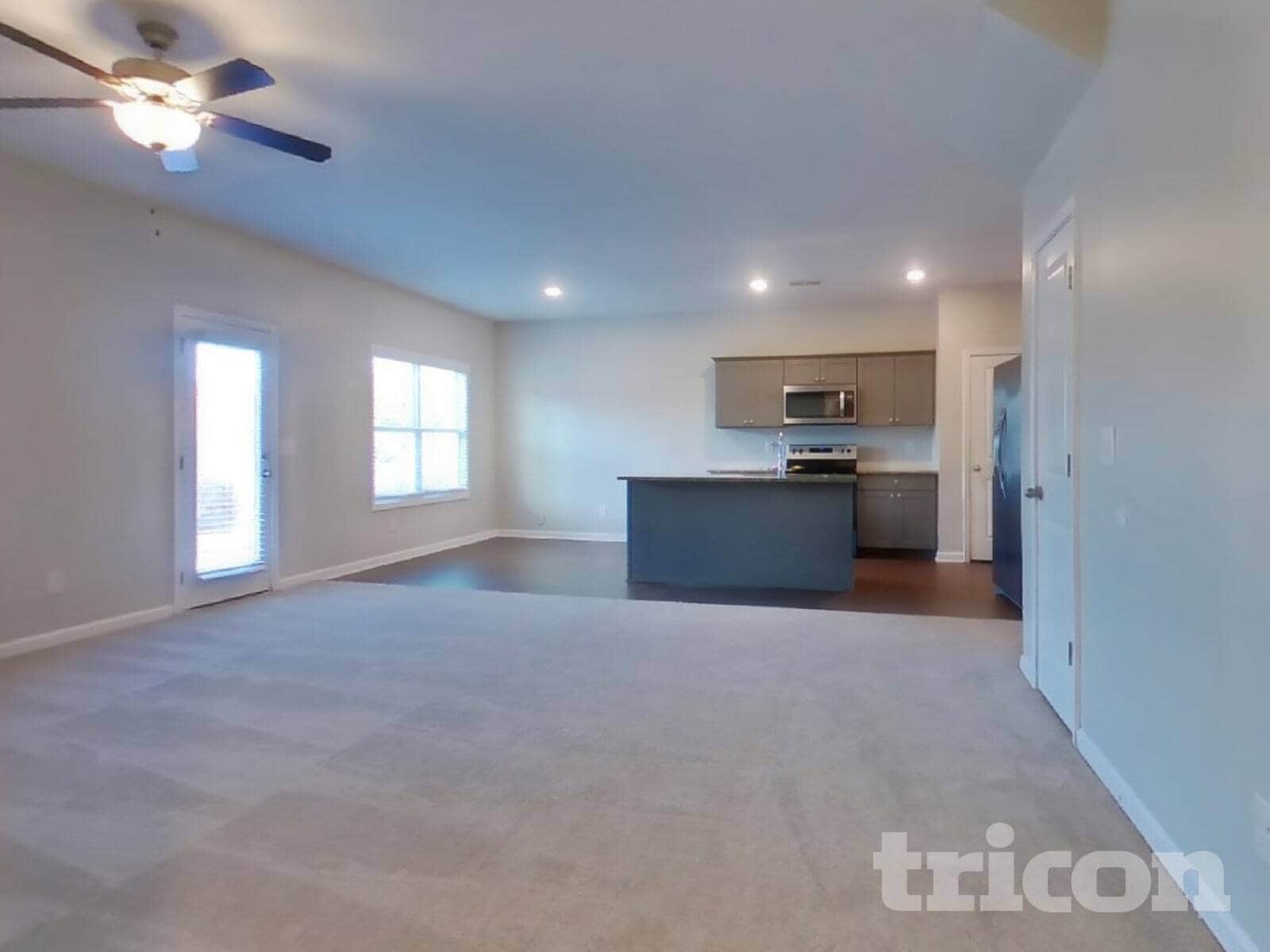 Building Photo - 142 Waters Edge Pkwy