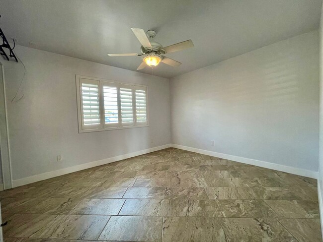 Building Photo - Beautifully Updated 3 Bedroom 2 Bathroom H...