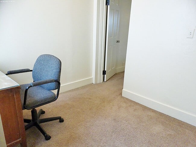 Building Photo - 113 Comstock Pl