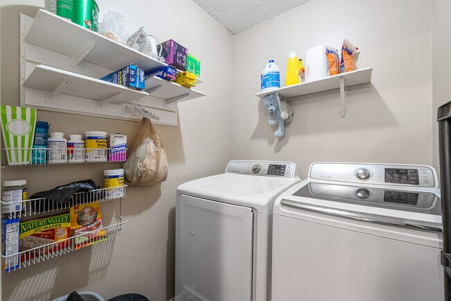 Building Photo - 1700 Cedar Springs Cir