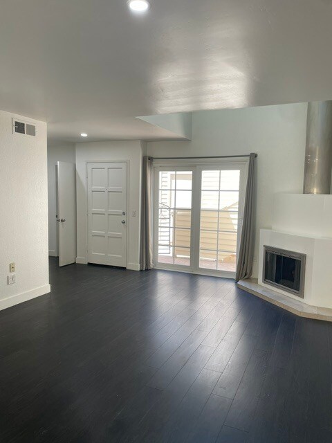 Building Photo - 7585 Eads Ave