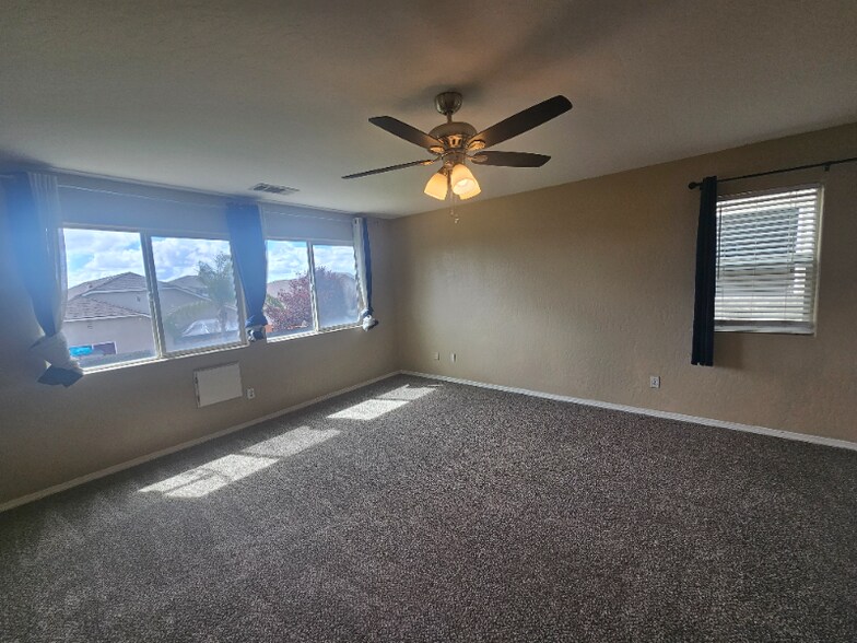 Building Photo - 6653 E Braly Ave