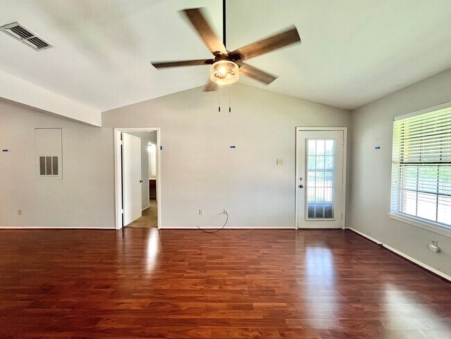 Building Photo - 400 W South Town Dr