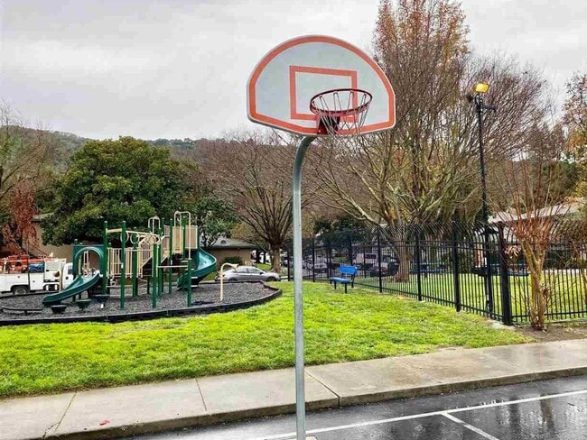 Building Photo - Pleasanton Laguna Vista 2 Bed / 1 bath, updated kitchen & bathroom, Two Year Lease required, Comm...