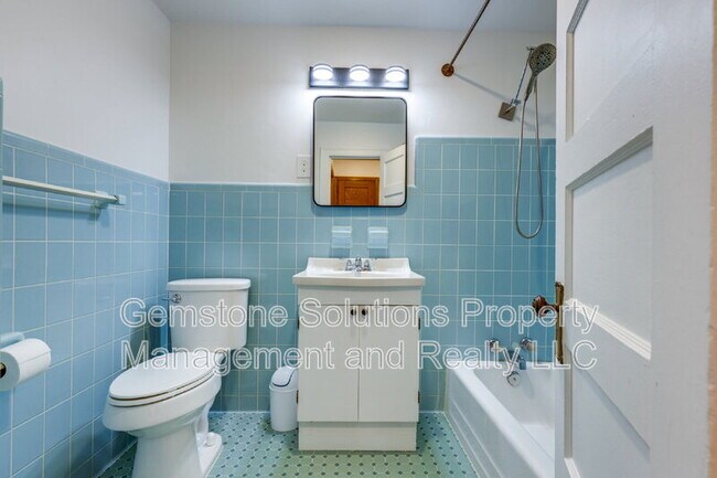 Building Photo - 3912A Burrus St