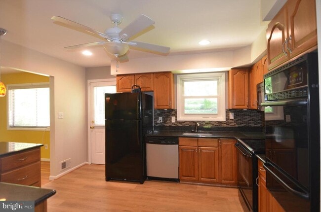 Building Photo - 5407 Manorfield Rd