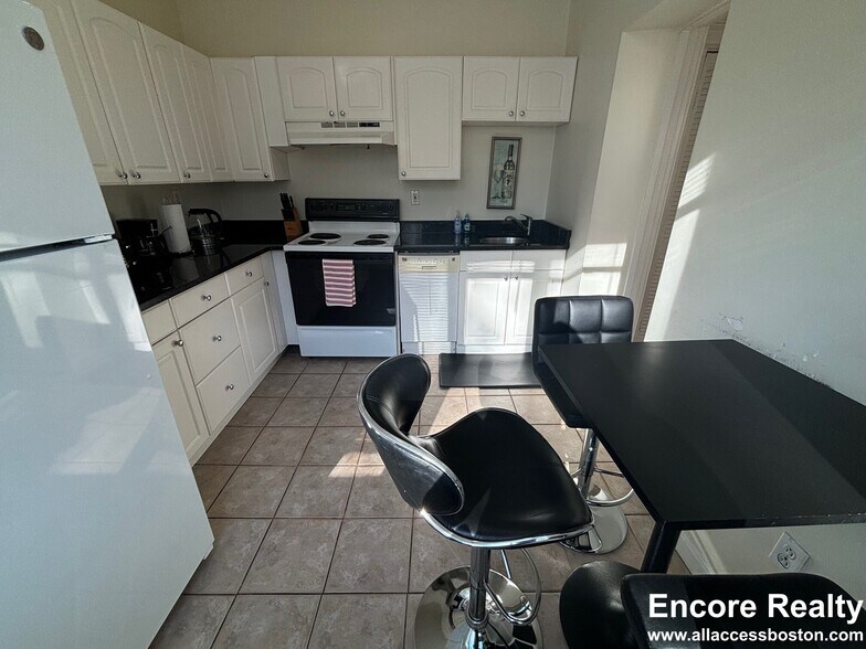 Building Photo - 22 Euston St