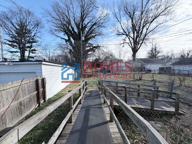 Building Photo - Three Bedroom House | Now Available