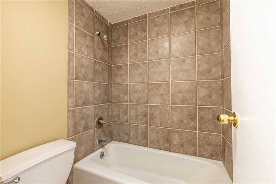 Building Photo - 2479 Peachtree Rd