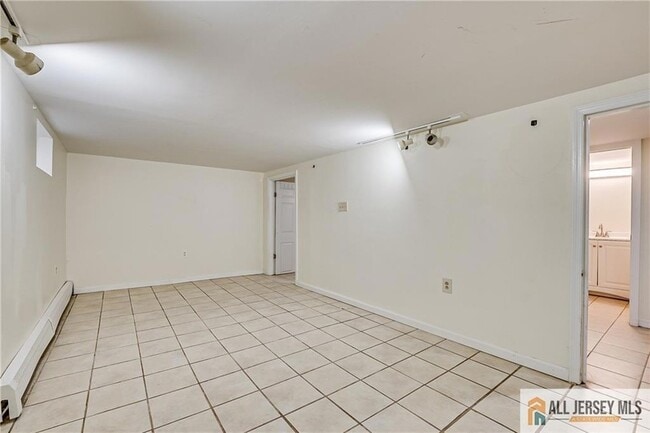 Building Photo - 81 Coakley St