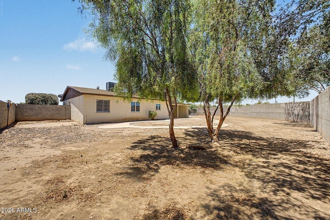 Building Photo - 7014 W Palo Verde Dr