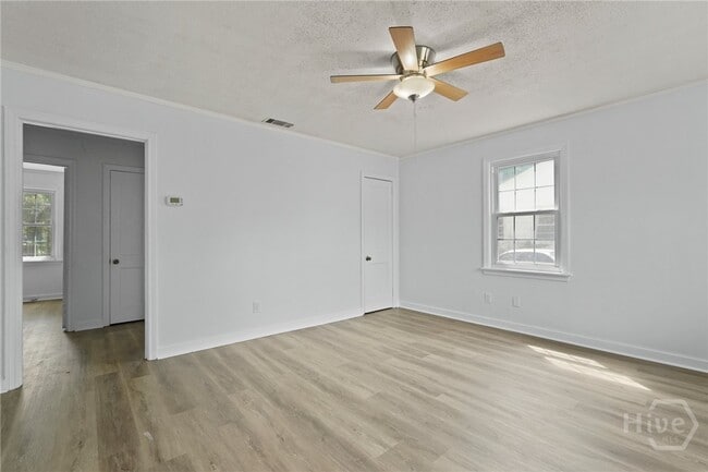 Building Photo - 2109 E 56th St