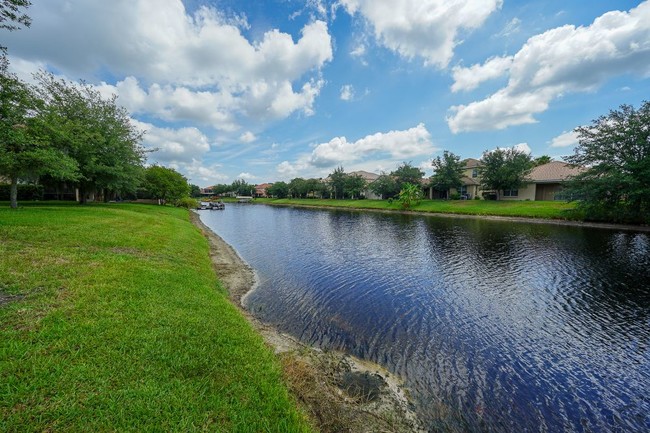 Building Photo - 5 BR 4 BA Home in Cory Lake Isles