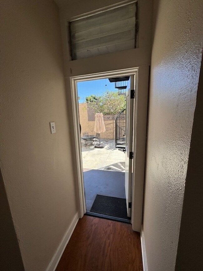 Building Photo - 1144 E Appleton St