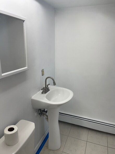 Building Photo - 463 Gibbs Pond Rd