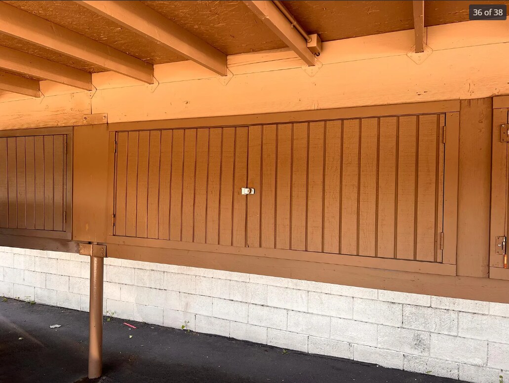 Building Photo - 10235 Madrid Way