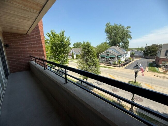 Building Photo - 17212 Oak Park Ave