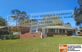 Building Photo - 2004 Roebuck St