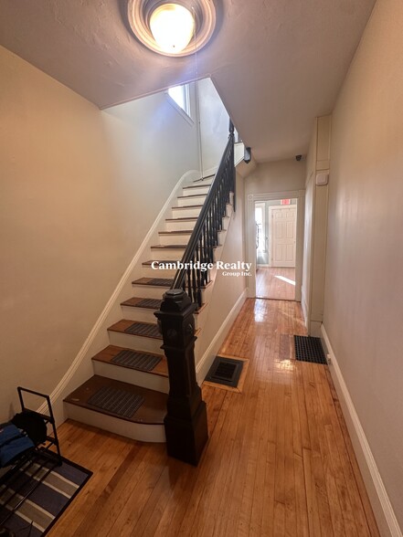 Building Photo - 374 Highland Ave