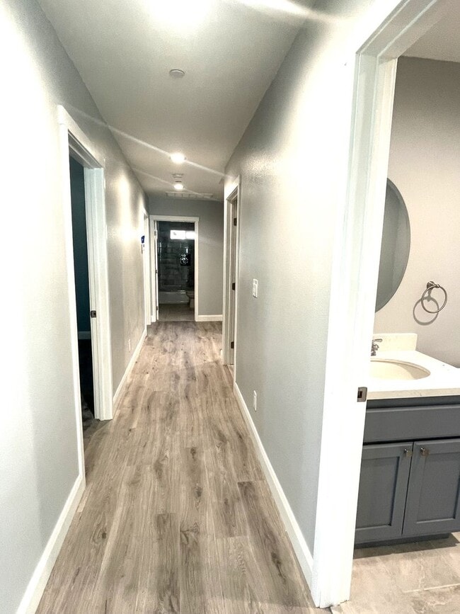 Building Photo - Gorgeous New Construction!