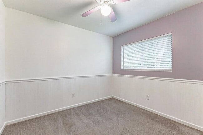 Building Photo - 471 El Toro Ln