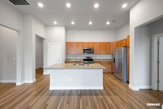 Building Photo - Charming 2BR-2BA Condo in Aurora Town Center