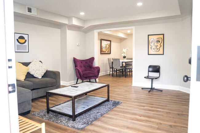 Building Photo - 8623 Willow Oak Rd