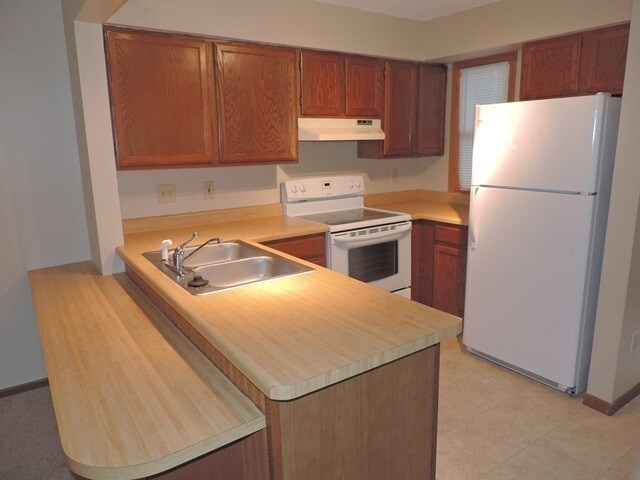 Building Photo - $1,150 | 2 Bedroom, 1 Bathroom CONDO | CAT Friendly* | Available for July 1st 2026 Move In!