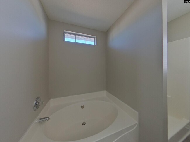 Building Photo - 204 Fox Grove Cir